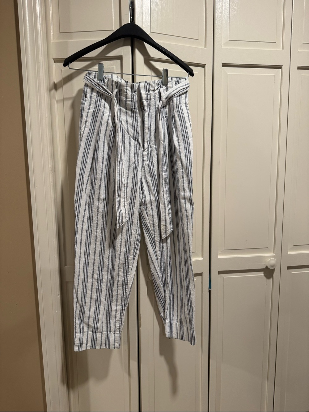 Madewell White & Blue Striped Tie-Waist Cropped Pants